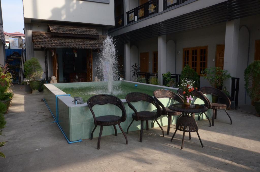 Inlay Palace Hotel Nyaung Shwe Exterior photo
