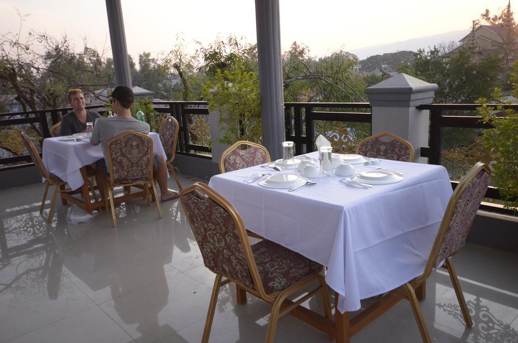 Inlay Palace Hotel Nyaung Shwe Exterior photo