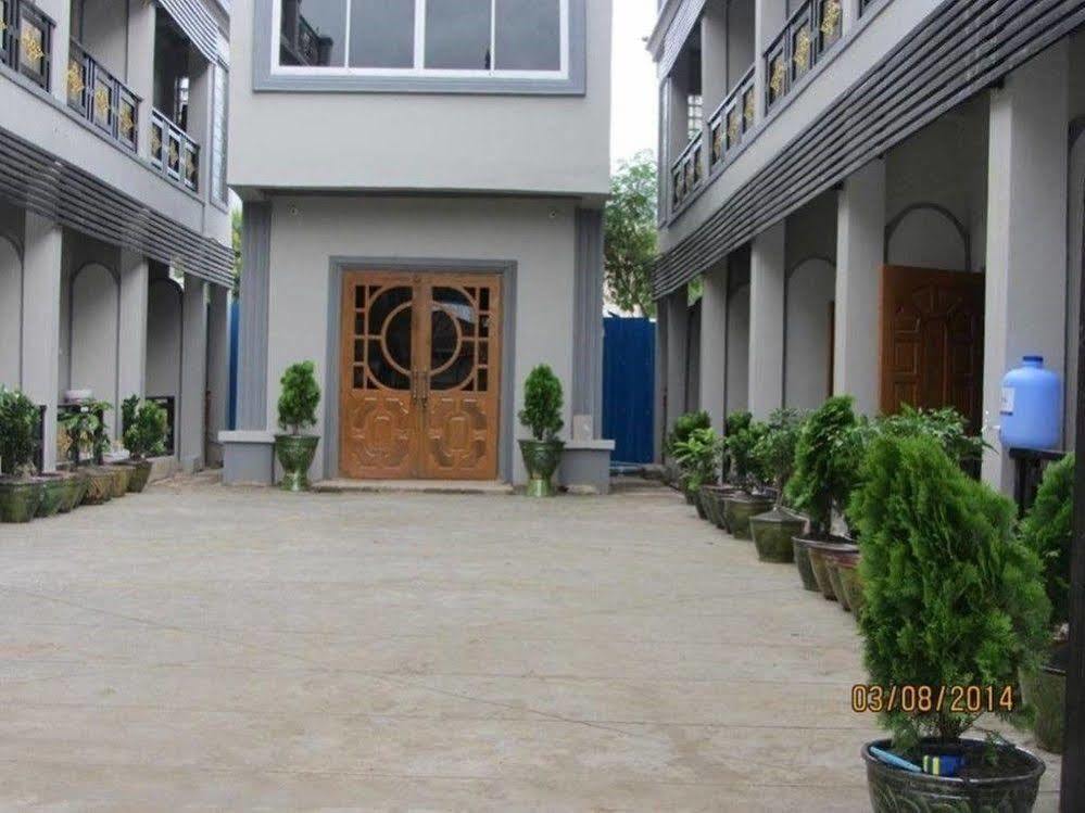 Inlay Palace Hotel Nyaung Shwe Exterior photo