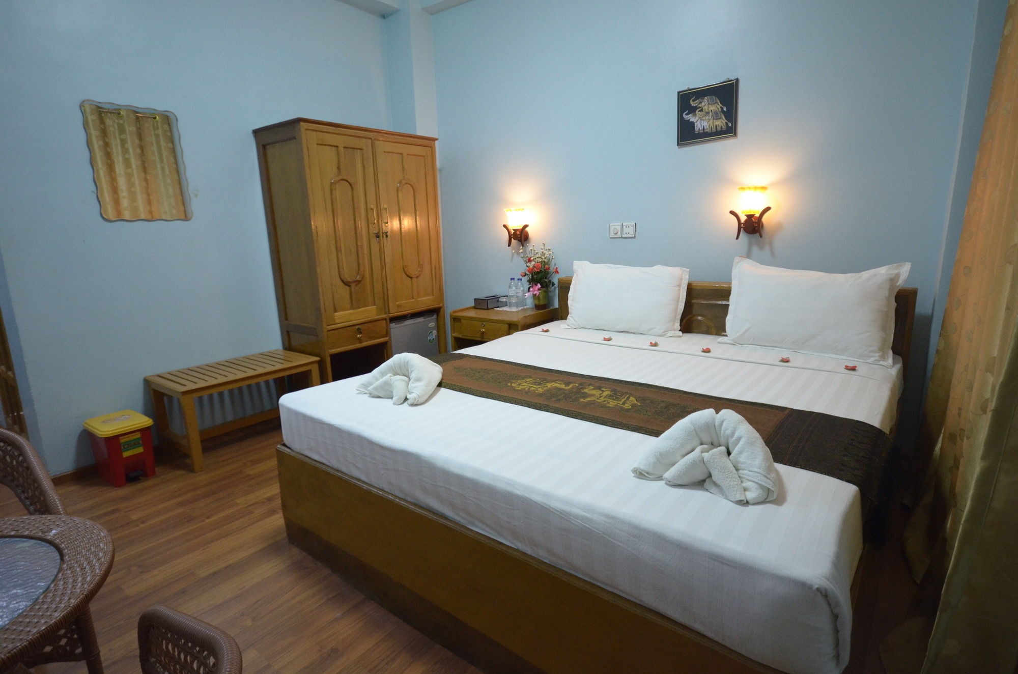 Inlay Palace Hotel Nyaung Shwe Exterior photo